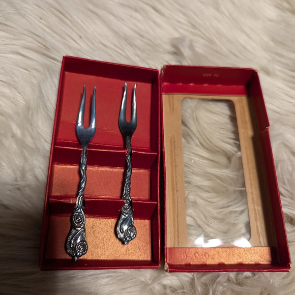 Vintage Nils Johan Sweden Stockholm Silverplate 2 Cocktail Forks in box - Picture 1 of 3